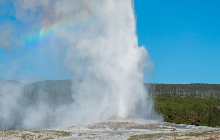 yellowstone-national-park-waterfall