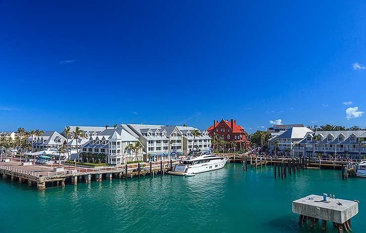 Key West, showcasing vibrant buildings and palm trees